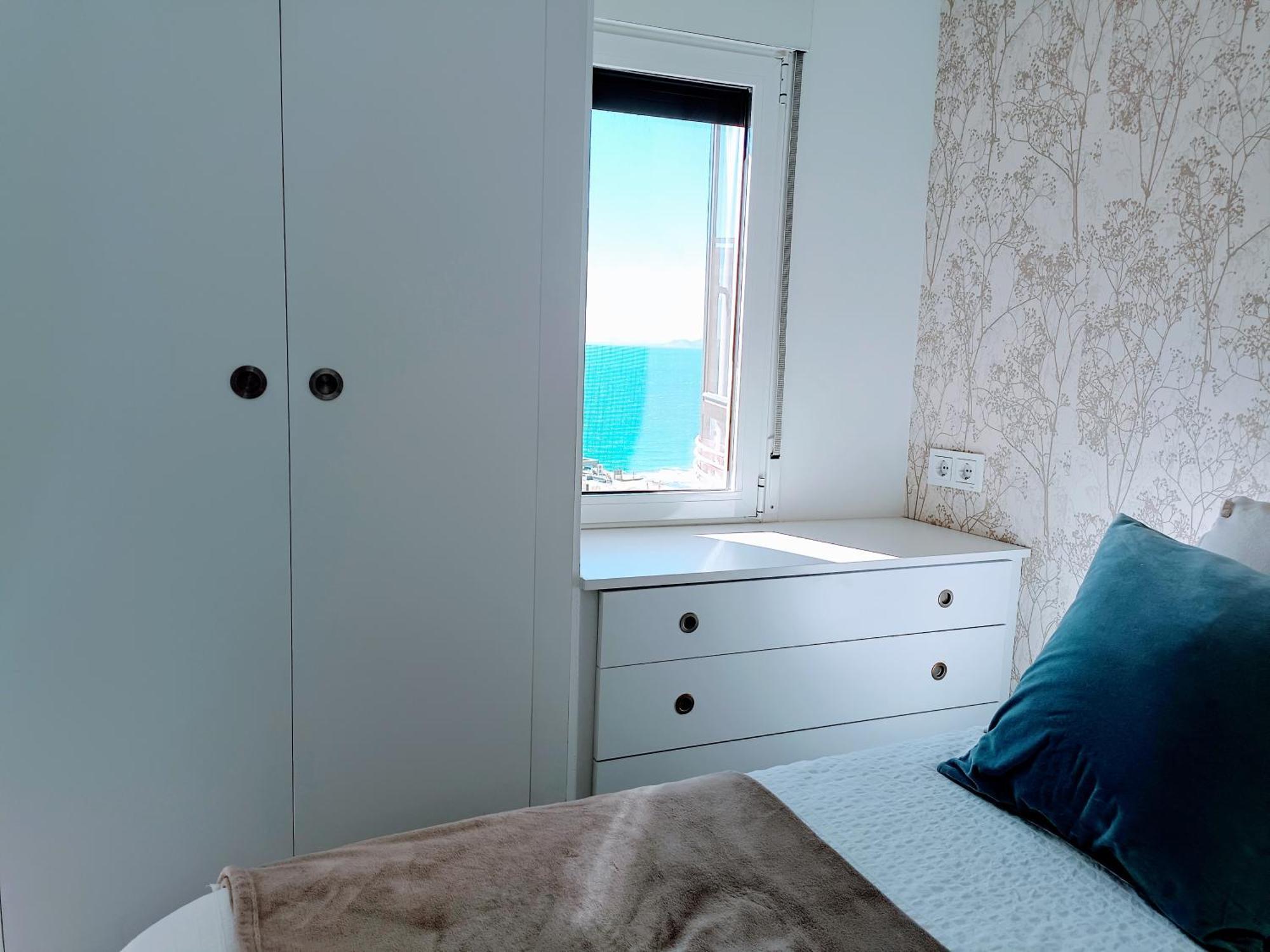 Coblanca-Benidorm Beach Bilik gambar